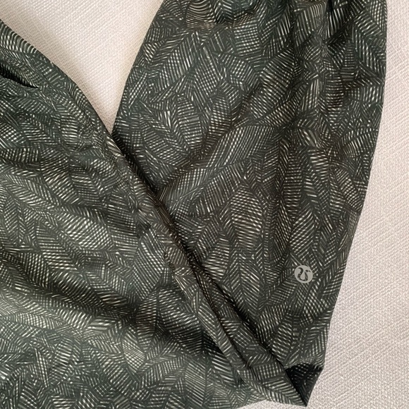 Lululemon Ohm Pant Gator Green Discontinued - Picture 6 of 10